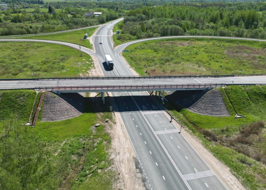 Движение по путепроводу над трассой М-9 «Балтия» в Псковской области временно перекроют из-за аварийного состояния